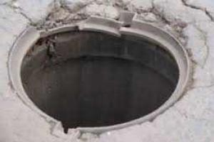 Жителя Изюма задержали за кражу канализационных люков