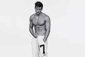 Самый красивый учитель математики в мире стал моделью Armani