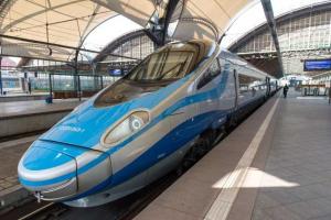 В польских поездах появился вагон №7, в котором запрещено разговаривать