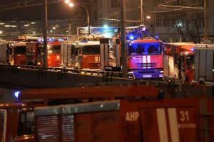 На западе Москвы масштабный пожар, огонь продолжает разгораться