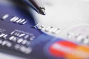 В НБУ констатировали рост числа мошеннических операций с платежными картами в Интернете