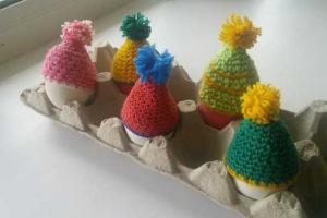 Пасхальный креатив: забавные идеи оформления крашенок и куличей