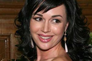 Актриса Анастасия Заворотнюк обзавелась многомиллионными долгами 