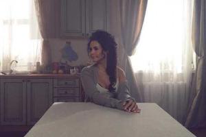 Настя Каменских показала фото со съемок нового клипа