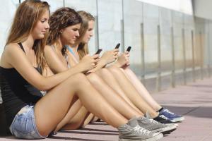 Американка на глазах у детей расстреляла их iPhone