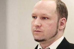 Террористу Брейвику разрешили приводить в камеру поклонницу 