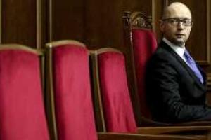 В соцсетях кипят бурные обсуждения отставки Яценюка