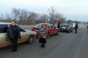 По направлению в Мариуполь люди остались ночевать на "нулевом" километре