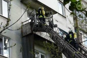 В Мариуполе загорелся балкон, жертв нет