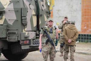 В Одессу уже прибыли по меньшей мере 300 бойцов полка "Азов"