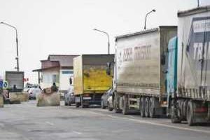 Хаос на админгранице с Крымом: пограничники РФ работают по схеме "выборочное право"