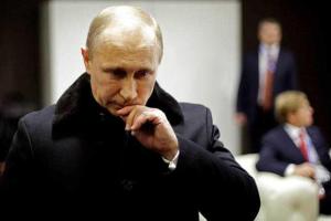 Путин срочно ищет план для спасения, — Bloomberg