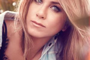 Названа красивейшая женщина мира по версии журнала People