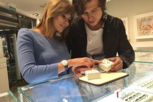 Невеста Прохора Шаляпина получила от жениха дорогой подарок