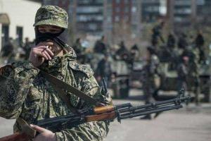 Разведка рассказала, на что идут российские военные на Донбассе, лишь бы не воевать