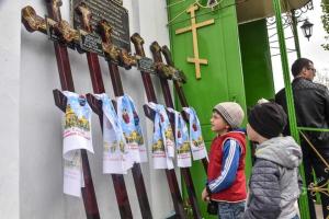 Страшные похороны: В Шабо простились с шестью сестричками, погибшими на пожаре