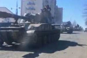 В столицу Нагорного Карабаха вернулась полноценная война: по улицам ездят танки и бронетехника