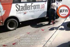 В Киеве конфликт водителей маршруток перерос в поножовщину