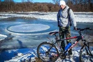 На Северном Кавказе засняли аномалию - вращающийся ледяной круг