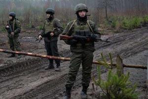 На Ровенщине во двор охотника за янтарем бросили две боевые гранаты