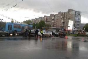 В Харькове полицейский "Prius" стал виновником ДТП 