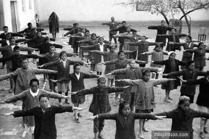 В Горловке сотрудников "мэрии" выгоняют на общегородскую зарядку