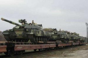 Россия отправила на Донбасс эшелоны с танками и боеприпасами - ГУР
