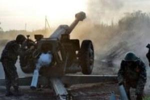 2 волонтера попали под обстрел боевиков на Донетчине