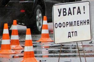 На Львовщине полицейского сбил автомобиль, сломав ему обе ноги