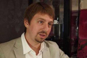 Мариупольскому депутату изуродовали автомобиль из-за критики власти