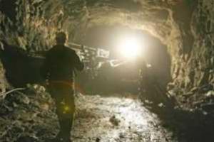 ЧП на шахтах в Донецкой области: под завалами второй день ищут жертв обвала породы