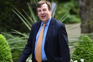 Британский министр культуры признался в связи с проституткой