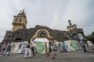 У входа в Московский зоопарк 30 лет в земле пролежал труп