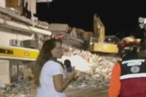 В Эквадоре после землетрясения нашли мужчину, который провел под завалами 2 недели