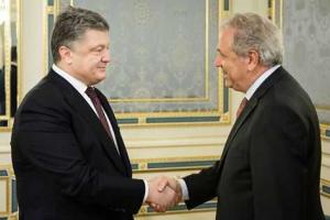 Порошенко: Санкции ЕС против РФ должны быть не только продолжены, но и усилены