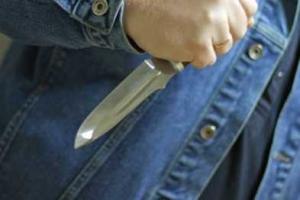 В Мариуполе на 2 года осудили мужчину, который порезал любимую женщину