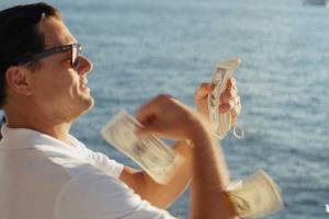 В России первоклассник раздал друзьям сотни тысяч маминых рублей