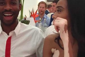 Принц Гарри испортил селфи необычной модели