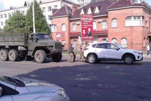В Ровно пьяные военные на «Урале» протаранили джип