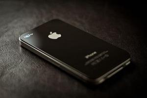 Глава Apple обнаружил iPhone на картине 17 века