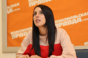 Российские журналисты обманом попали в дом родителей Джамалы