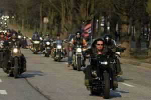 В Харькове «ночному волку» прострелили ногу