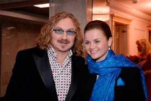 Проскурякова прокомментировала слухи о том, что Пугачева стала крестной мамой их дочери