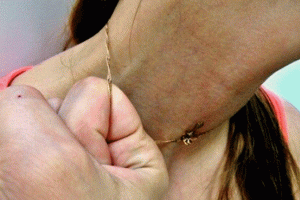 В Харькове рецидивист напал на девушку и сорвал золотую цепочку