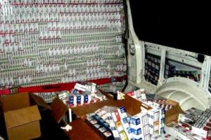 "Дипломатический груз": украинский дипломат попался на контрабанде сигарет