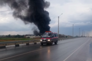 В сети опубликовано впечатляющее видео пожара фабрики резины в России