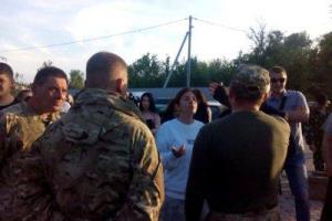 Активисты "Самообороны", "Правого сектора" и "Азова" сорвали концерт Лободы в Ивано-Франковске