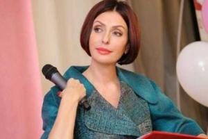 Жена Яценюка рассказала, чем они занимаются перед сном