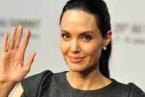 Анджелина Джоли снова легла под скальпель