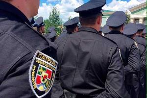 Жительница Луганска приехала на присягу патрульной полиции: "Если они узнают, сожгут мой дом"
